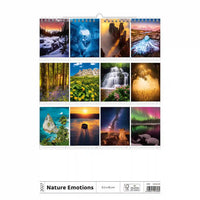 Kalender met diverse natuurthema-afbeeldingen op een witte achtergrond