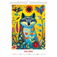 Kleurrijke kalenderpagina voor juli 2027 met een gestileerde vos tussen bloemen op een gele achtergrond.