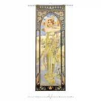 Decoratieve wandrol met Art Nouveau-motief van een vrouw in een gele jurk.