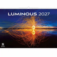 Kalenderhoes met abstract lichtpatroon en 'Luminous 2027' tekst op een donkerblauwe achtergrond