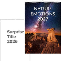 Kalenderomslag voor 2027 getiteld 'Nature Emotions' met een woestijnlandschap en sterrenhemel.