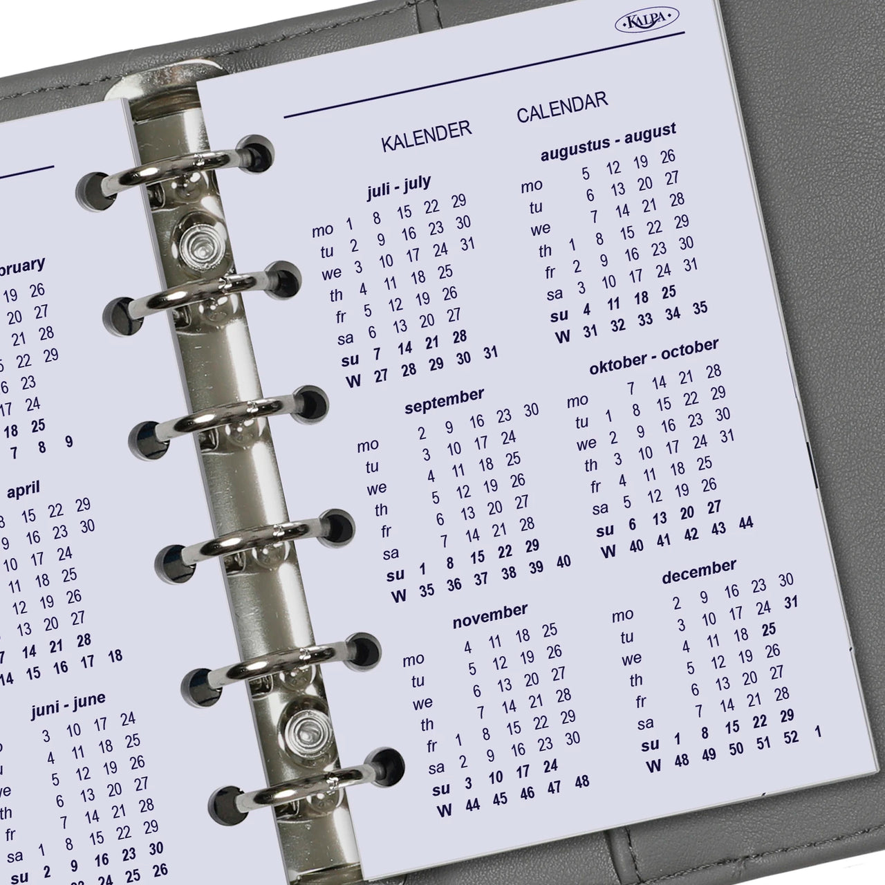 Kalenderpagina van een planner met metalen binding